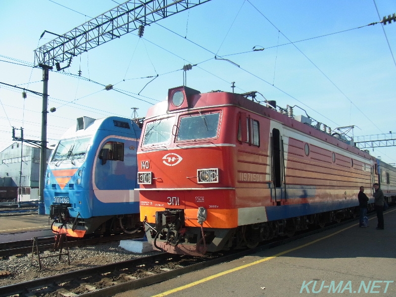 ロシア号牽引機関車の写真