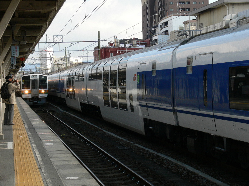 小田急20000形RSEとJR東海371系 平成24年2月11日撮影 JR東海371系都立文京高校鉄道研究部(OB会)鉄道写真