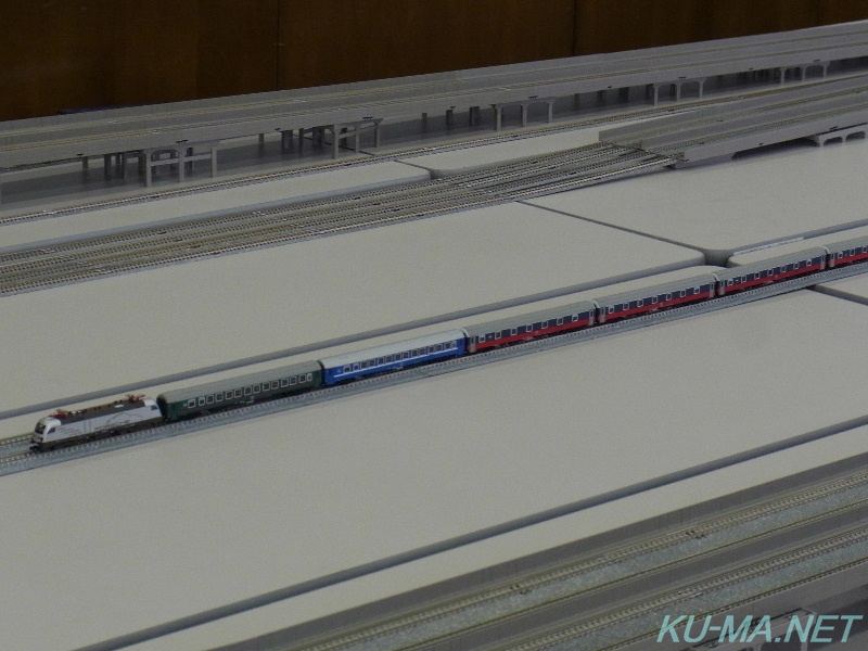 WLABmeeとタウルスの鉄道模型写真