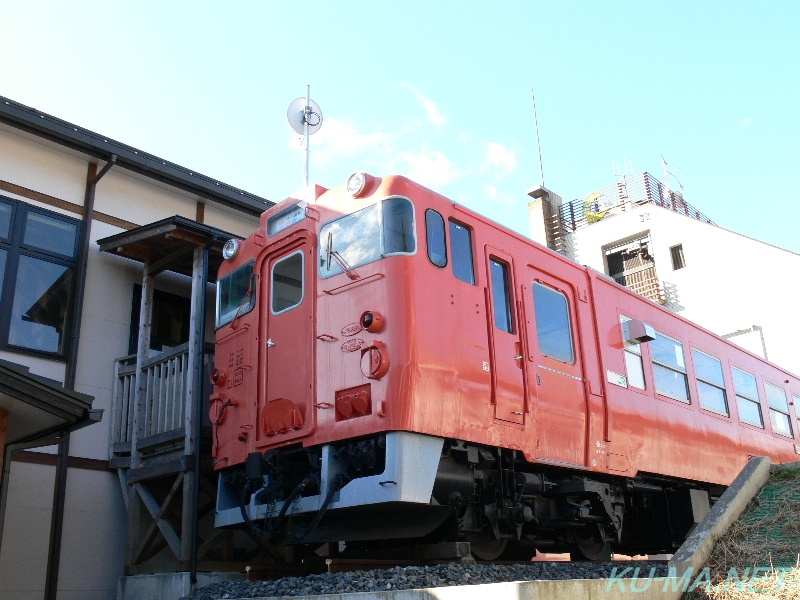 キハ40 519　駅舎側からの写真