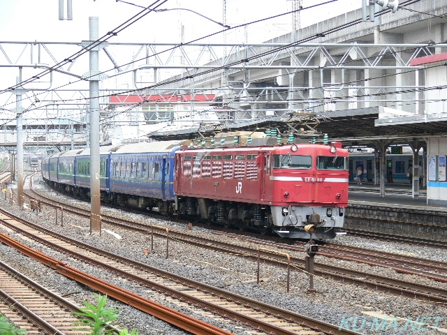 Photo of EF81 ECHIGO forwarding train