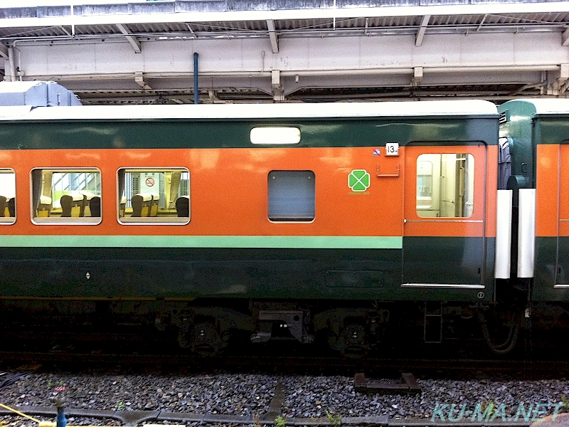 サロ185湘南色の鉄道写真その2