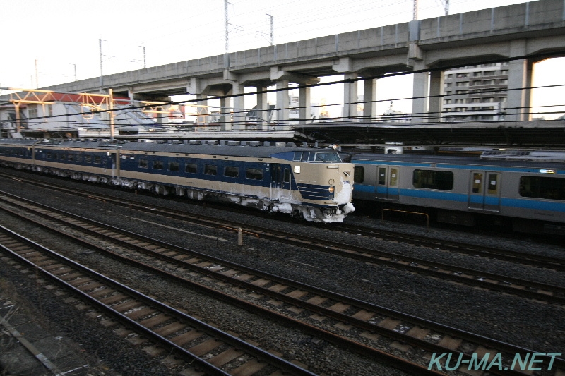 583系あけぼの82号東十条駅通過写真