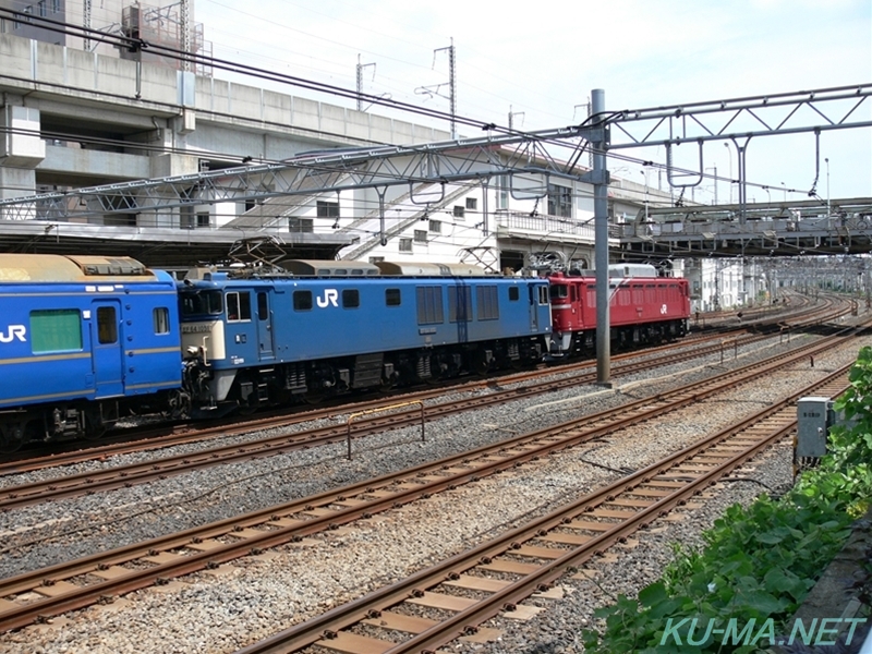 EF81-133とEF64-1051の写真