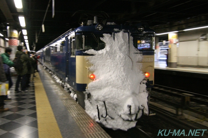 尾久へ回送される寝台特急あけぼのの写真