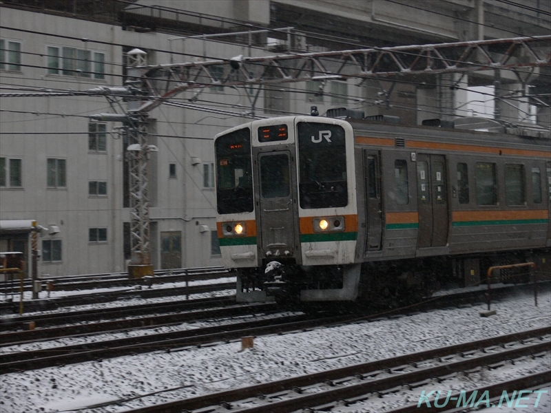 211系C16編成先頭部の写真