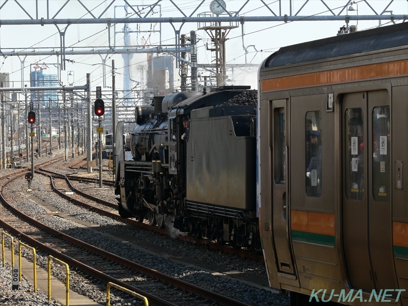 尾久駅のみちのくSLギャラクシーD51-498の写真