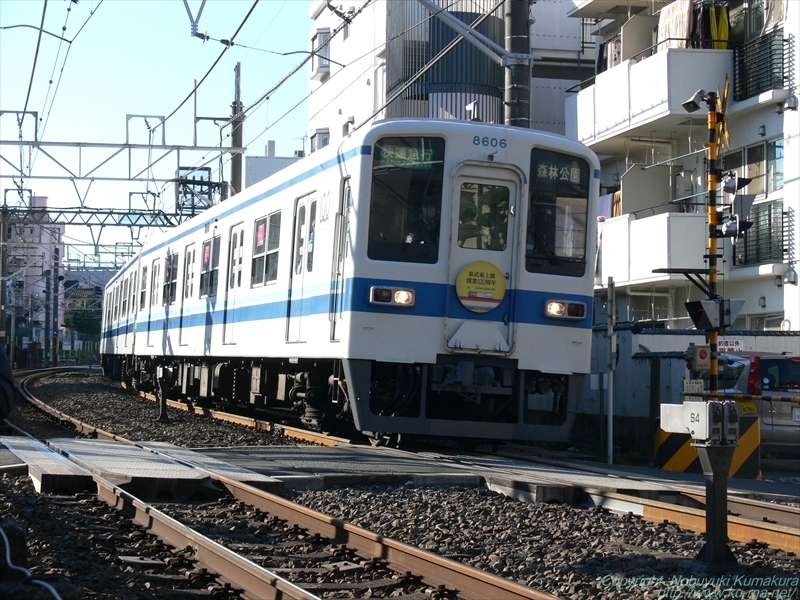 東武8000系8506号編成の写真