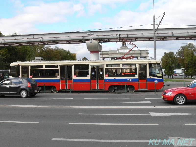 ロシア・エキシビションセンター近くの路面電車の写真