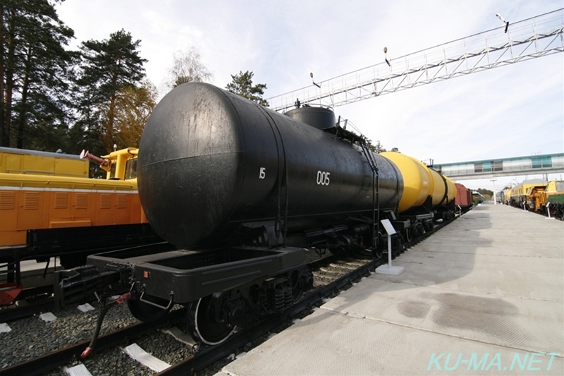ロシア4軸タンク車の写真