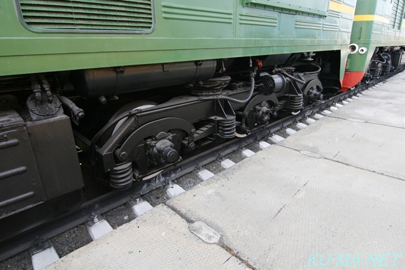 ソ連ディーゼル機関車2М62-0500の3軸台車写真