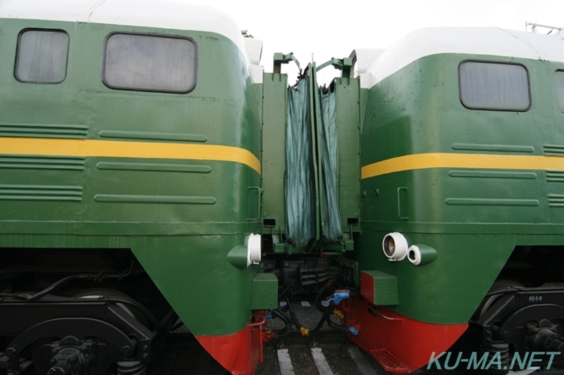 ソ連ディーゼル機関車2М62-0500の貫通幌写真