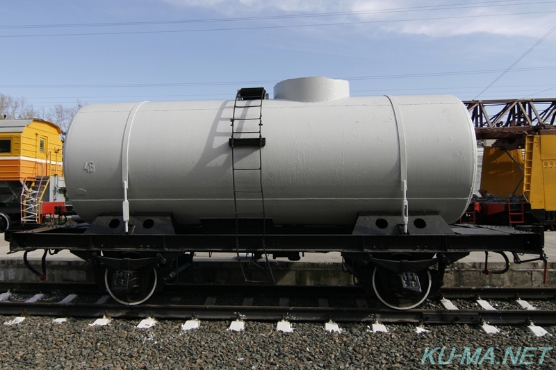 ロシア2軸タンク車の写真
