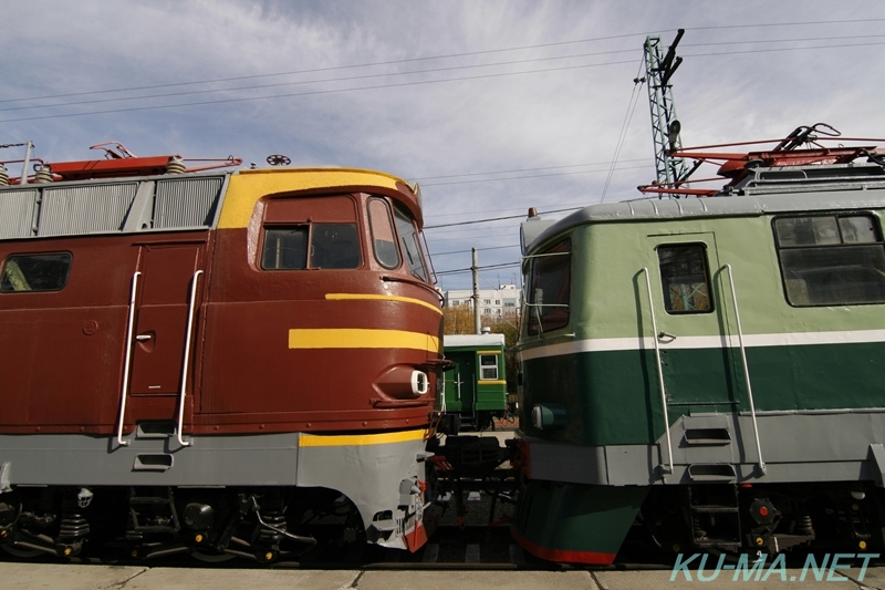 ロシア電気機関車ЧС1とЧС4の写真