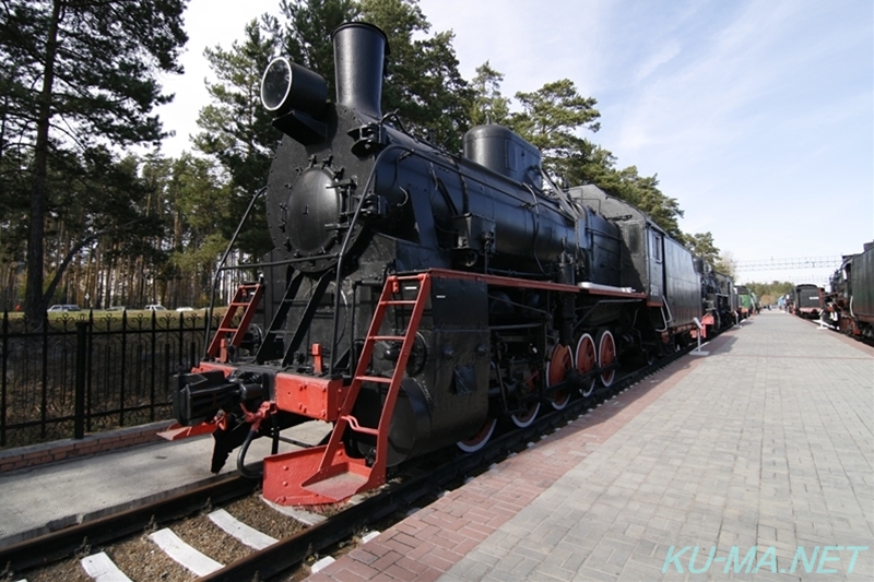 ロシア蒸気機関車Эр789-91の写真