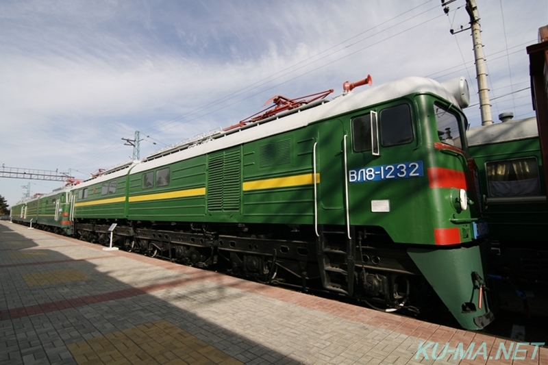 ソ連電気機関車ВЛ8-1232の写真