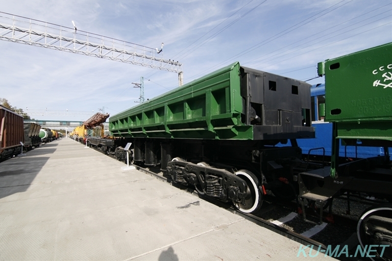 ロシア6軸土運車の写真