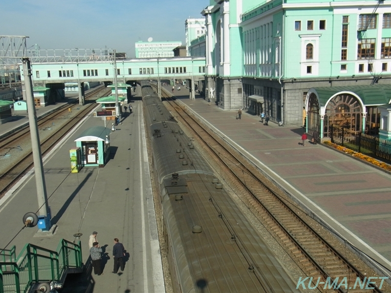ノヴォシビルスク駅島式ホームの写真